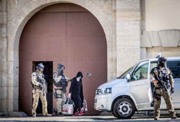 A Specializált Büntetőbíróság szabadon engedte Alena Zsuzsovát