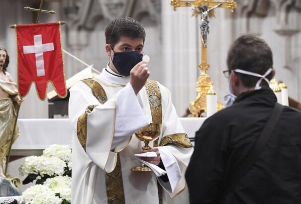 Az egyházközösségek is a COVID-szemafor szerint fognak működni
