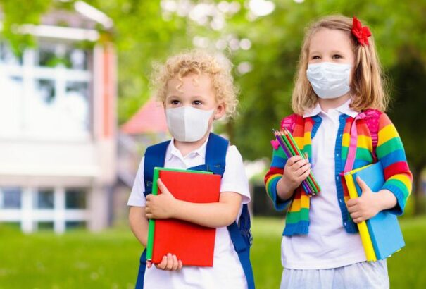 Szerdától bezárnak az iskolák és óvodák – csak bizonyos esetekben fogadják a diákokat