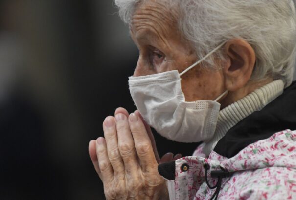 Minden szociális intézményben COVID-szemafor fog működni. A piros szín a karantént jelöli