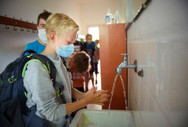 Hol van már a tavalyi fegyelem? Több fekete járásban is megnyílnak az iskolák