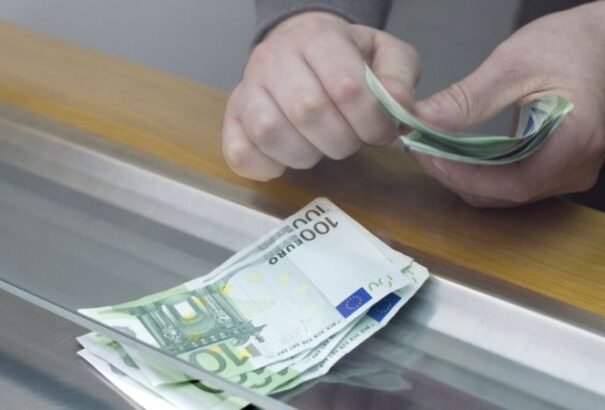 Kedvezőbb feltételek a közszféra dolgozóinak Szlovákiában: új kollektív szerződések lépnek hatályba július 1-jétől