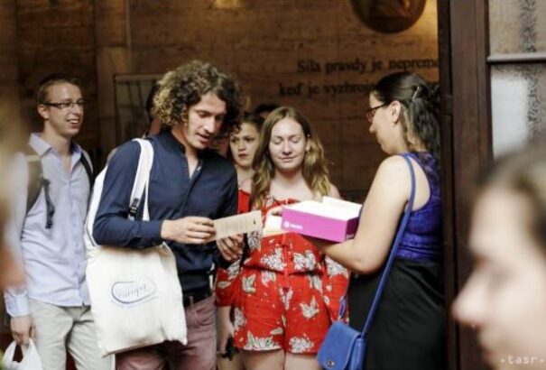 Több pénzt kaphatnak az államtól a főiskolások, mint eddig