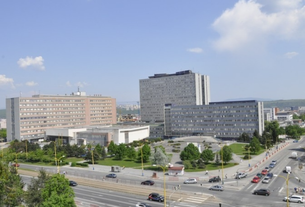 Kassán 15 külföldi orvostanhallgatót teszteltek pozitívan koronavírusra