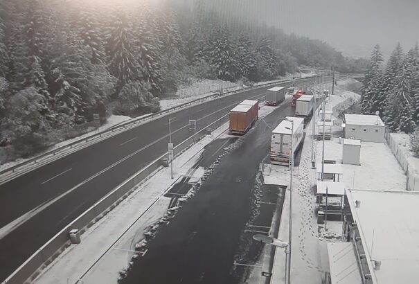 Zsolna megyében leesett az első hó (Képek)