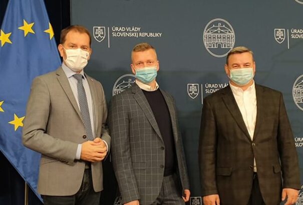 Matovič, Forró és Berényi közös sajtótájékoztatója: A kormányfő ígéretet tett, hogy az uniós mentőcsomag kapcsán sem mellőzik majd a déli járásokat