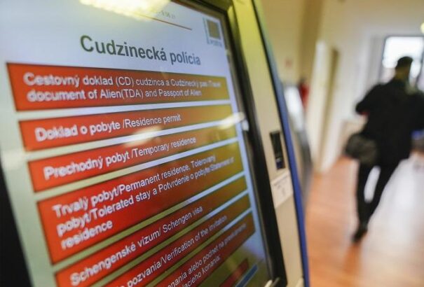 Október végéig nem fogad klienseket az Idegenrendészet