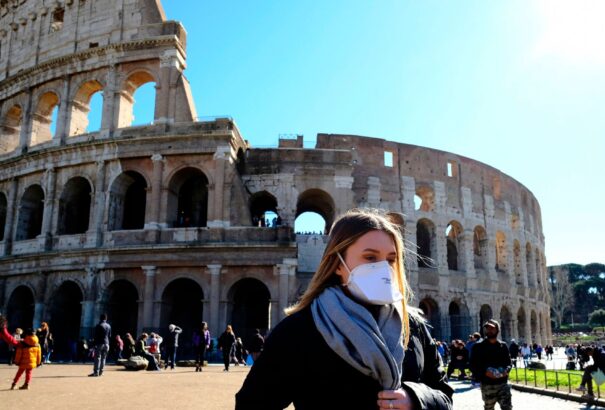 Február 8-tól meghosszabbítják a kockázatos országokból hazatérők karanténját