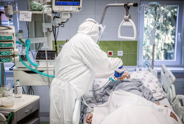 Ezért is jelent akkora veszélyt a koronavírus – rengeteg a krónikus és ezért veszélyeztetett beteg