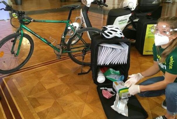 Koronavírus – Bécsben kerékpáros és mopedes futárok gyűjtik majd a mintákat