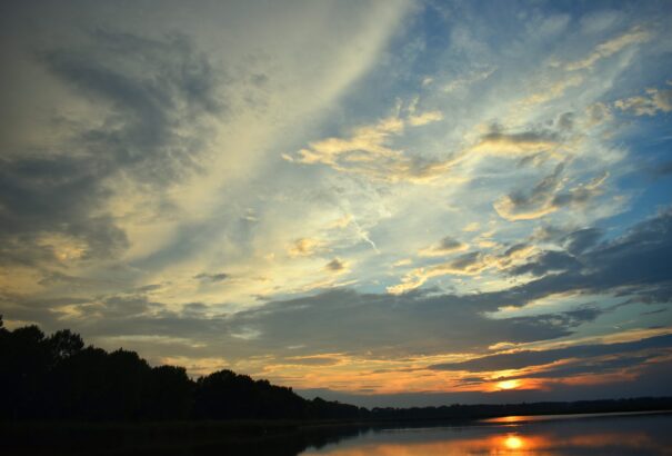 Túlnyomóan napos idő várható a munkahét utolsó napján
