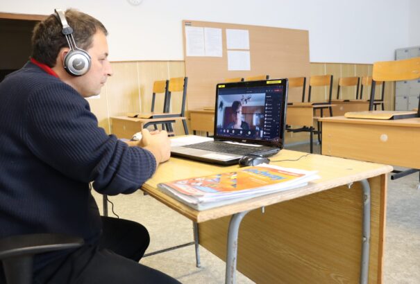 A távoktatás kihívásai az iskolákban – Interjúnk Vajda Angelikával, a dunaszerdahelyi szakközépiskola igazgatónőjével és Klőr Levente tanárral