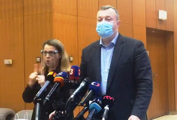 Krajniak: Csak rossz és rosszabb választási lehetőségünk van. Ma 1:25-höz az esélye annak, hogy fertőzöttel találkozunk