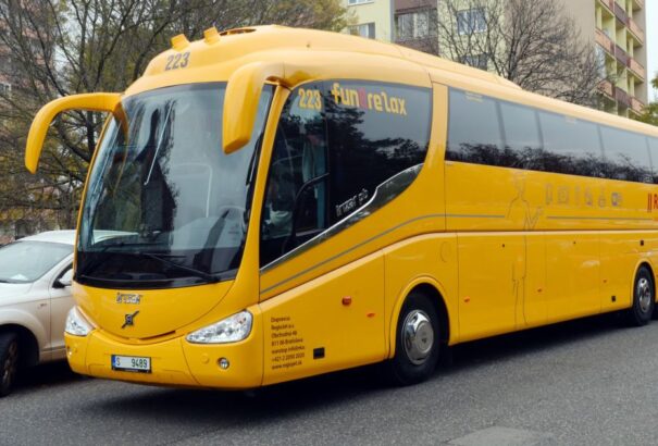 A RegioJet október 26-tól ideiglenesen megszünteti a Pozsony–Bécs vonalon közlekedő buszjáratait