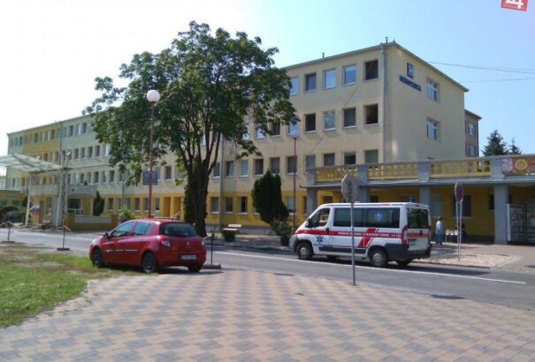 Koronavírus: 48 egészségügyi dolgozó fertőződött meg a losonci kórházban