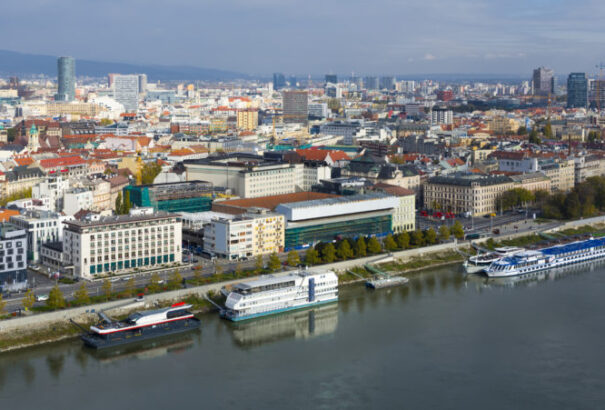 Kinek éri meg leginkább Pozsonyba jönni dolgozni? Nem a melósoknak, vagy a takarítónőknek