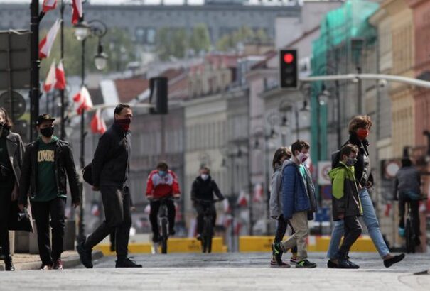 Koronavírus – Lengyelországban nőtt az új fertőzöttek száma, több járásra terjesztik ki a szigorításokat