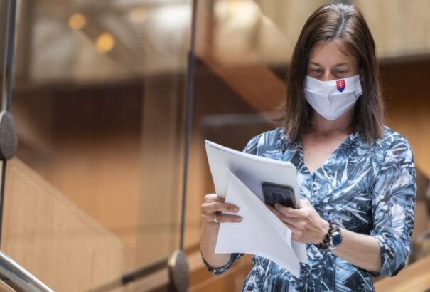 Milanová: Most először hallok arról, hogy az utódomat keresik