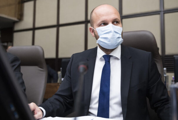 Naď: Először enyhébb lockdown, utána pedig országos tesztelés lesz