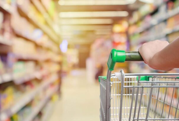 Koronavírus: Kijárási tilalom előtti vásárlási láz (Képriport)