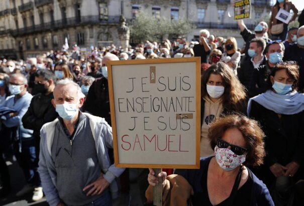 Becsületrendet ad a francia állam a lefejezett tanárnak