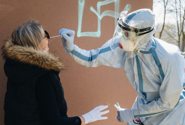 Antigéntesztelések: A miniszter arra kéri a lakosságot, csak az teszteljen, aki az érintett településen lakik