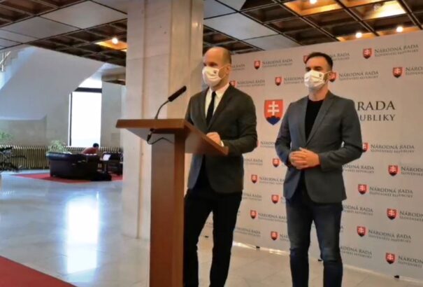 A koronavírus a parlamentben is rendel: Grendel Gábor megbízott házelnök november 3-ig elnapolta az októberi ülést