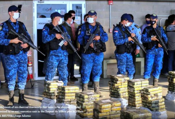 Fél milliárd dollár értékű kokainszállítmányt foglalt le a paraguayi rendőrség (Képekkel)