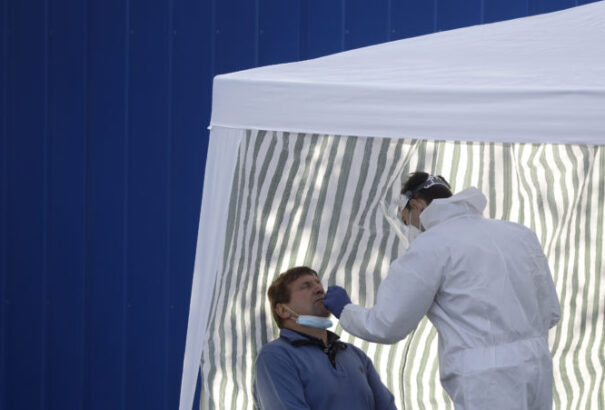 WHO: Már a világ lakosságának 10%-a megfertőződhetett a koronavírussal