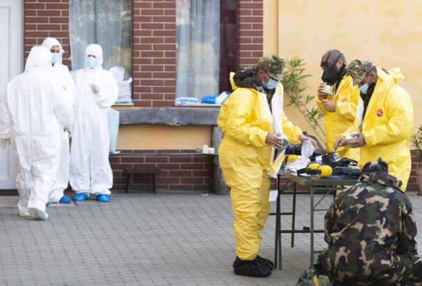 Koronavírus – Tízen meghaltak, 858-cal nőtt a fertőzöttek száma Magyarországon