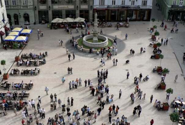 Újabb elbocsátási hullám miatt aggódik a vendéglátóipar