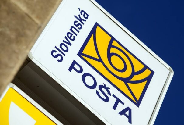 A posta mától saját kézbe vagy lakcímre fizeti a nyugdíjakat és a szociális támogatást