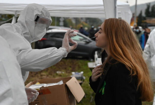 Vasárnap délután 14.00 óráig több mint 14 ezer tesztet végeztek el Árván és Bártfán