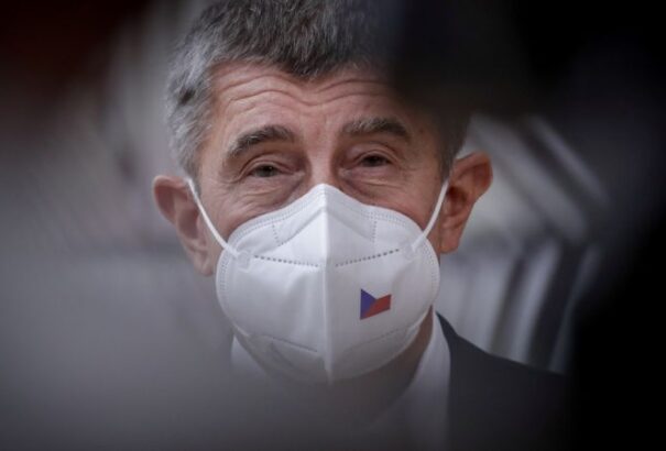 Babišt az elsők között oltják be Csehországban a koronavírus elleni vakcinával