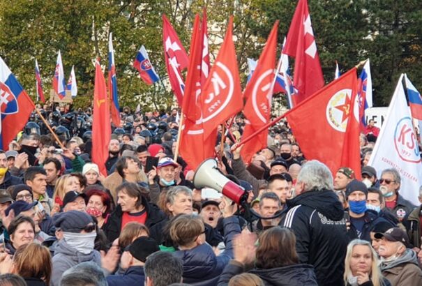Összeállt az ĽSNS-SNS-Smer-Slovan-kommunisták koalíció. Kormányellenes tüntetés Pozsonyban (fotók, videók)