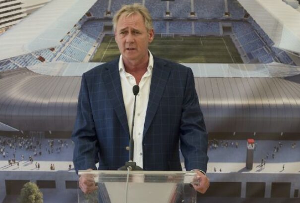 Elege lett idősebb Kmotríknak, jövőre lehet, hogy eladja a Slovant