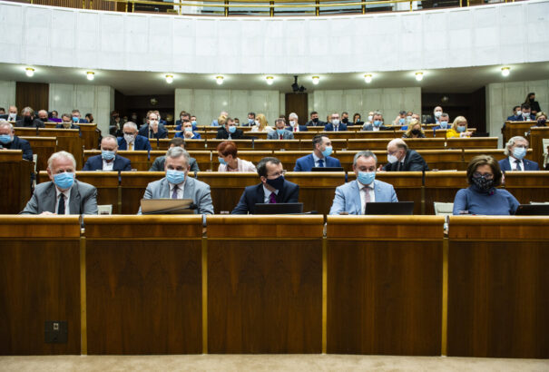 A koalíció még tárgyal, csúszik az új főügyész megválasztása