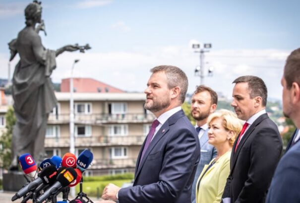 A Hlas-SD internetes ankétot indít a választási időszak idő előtti megszüntetéséről