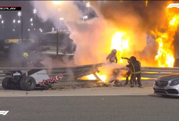 Hamilton nyerte a brutális balesettel kezdődő Brahreini Nagydíjat – Videó
