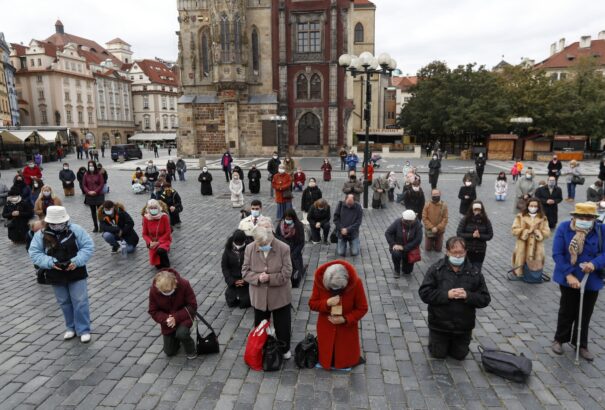 Csehországból a napi fertőzöttek és halálesetek számát tekintve is rekordot jelentettek