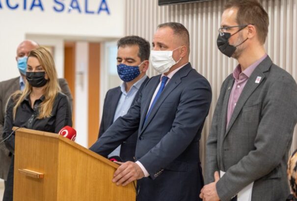 Droba szerint Pozsony megyében az összeomlás szélén áll az egészségügy. A tárca szerint egyáltalán nem drámai a helyzet