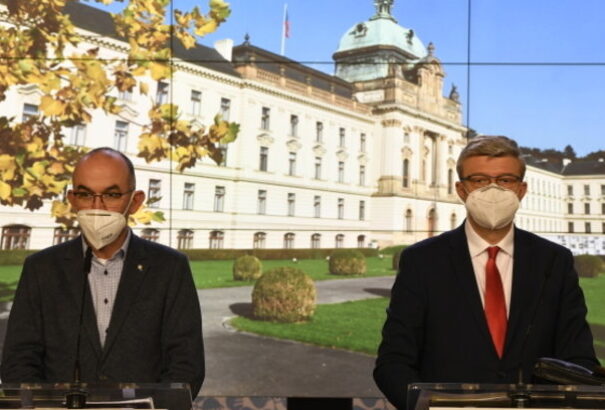 Gyengül a járvány a cseheknél. Hétfőtől jönnek a könnyítések