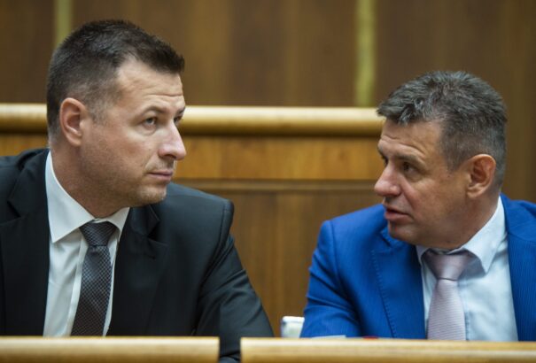 Breaking news: Korrupció! A NAKA megvádolta Gál Gábort, a Szövetség Most-Híd platformjának tagját