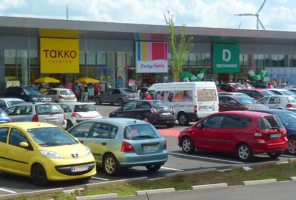 Euró milliárdokat költünk karácsony előtt is külföldön. Ahelyett, hogy a hazai gazdaságot támogatnánk