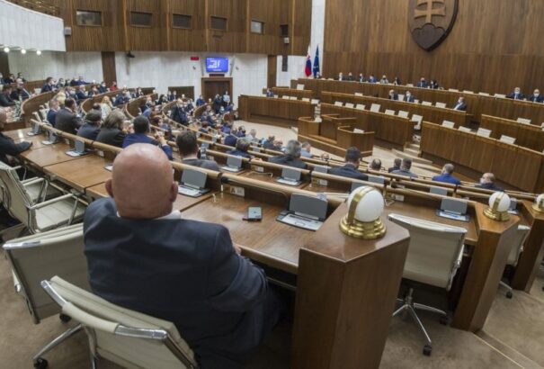 Decemberre tolódott a főügyészválasztás