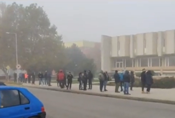 Somorján ismét hosszú sorokban kígyóznak az emberek a mintavételi helyek előtt