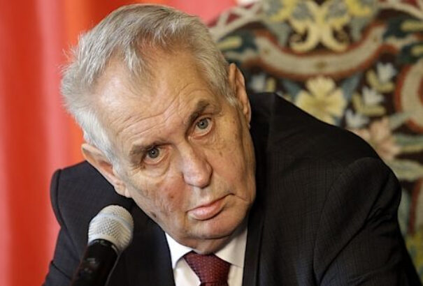 Egy friss cseh felmérés szerint Zeman harmatgyengén teljesít a második hullám idején