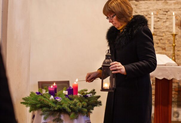 „A legfontosabb a lelki készülődés” – Karácsonyi interjú Földváry Teréziával, Sárosfa polgármesterével