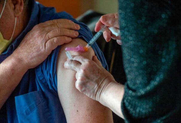 Nyugaton akadt példa súlyos allergiás reakciókra a vakcinázás során – de ezek nagyon ritkák