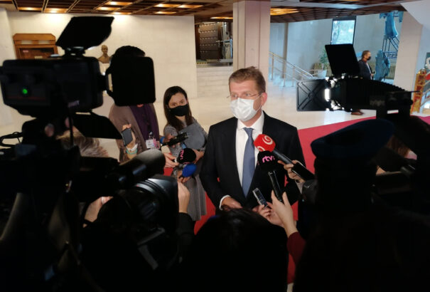 Žiga péntek délelőtt érkezett a NAKA pozsonyi központjában vallomástételre